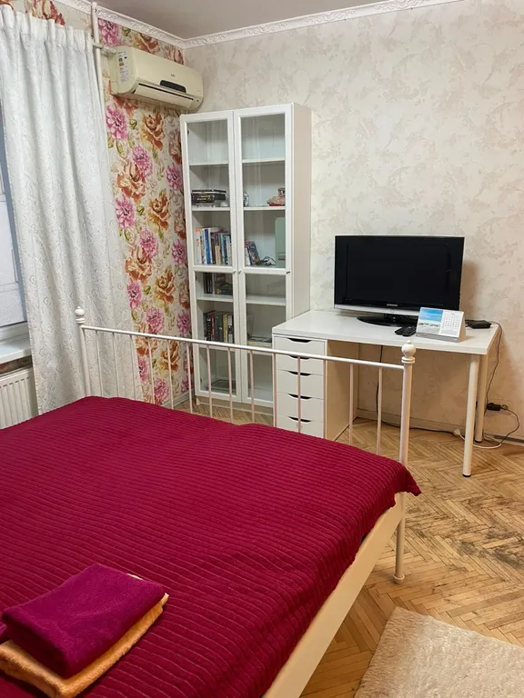 Квартира 1-комнатная квартира с большой кроватью и диваном рядом с метро — Москва