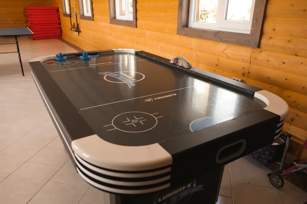 Двухэтажный дом для отдыха на природе с баней