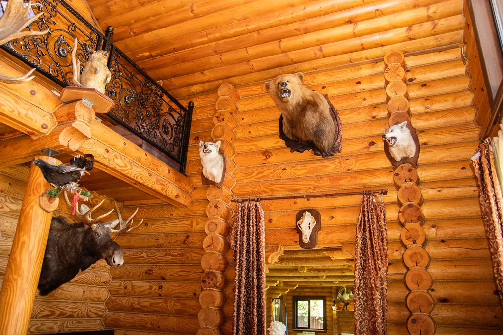 Дом охотника с бассейном для приятного отдыха