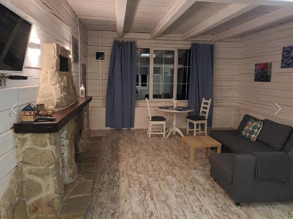 Коттедж с камином и видом на озеро