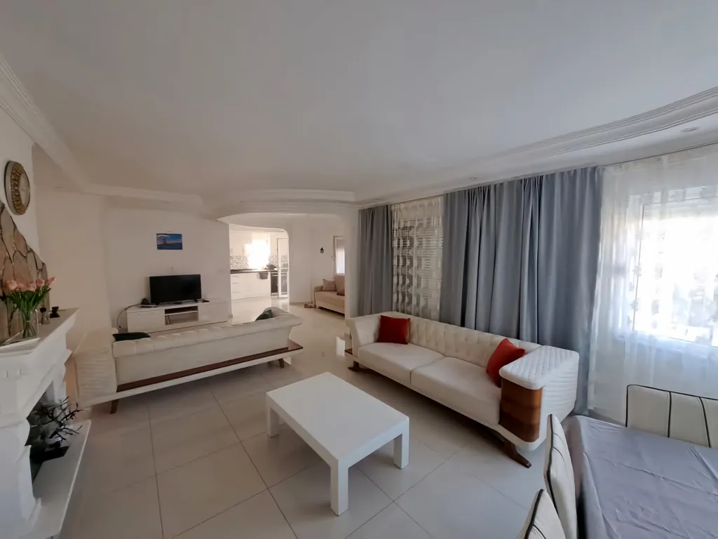 Частная вилла с собственным бассейном