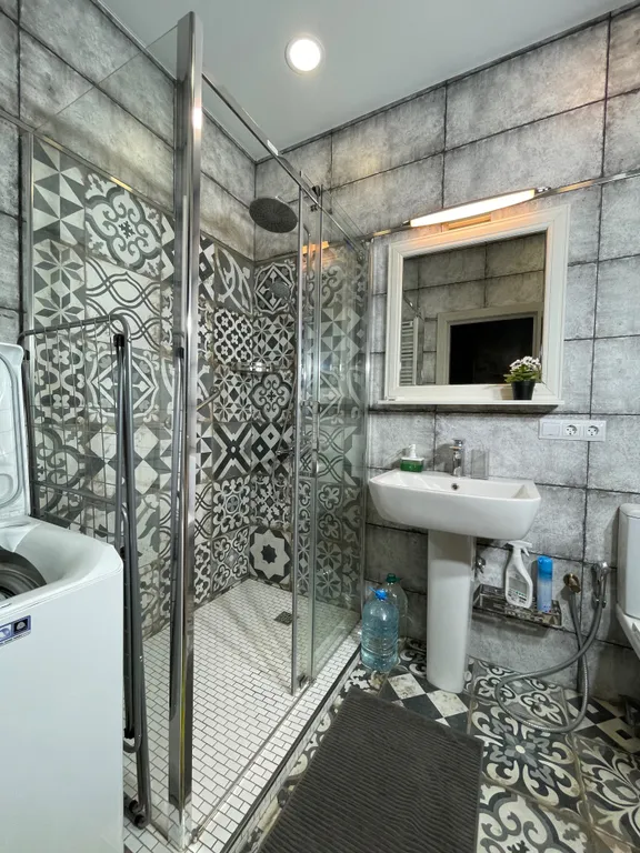 Квартира премиум класса с видом на горы и французским балконом.