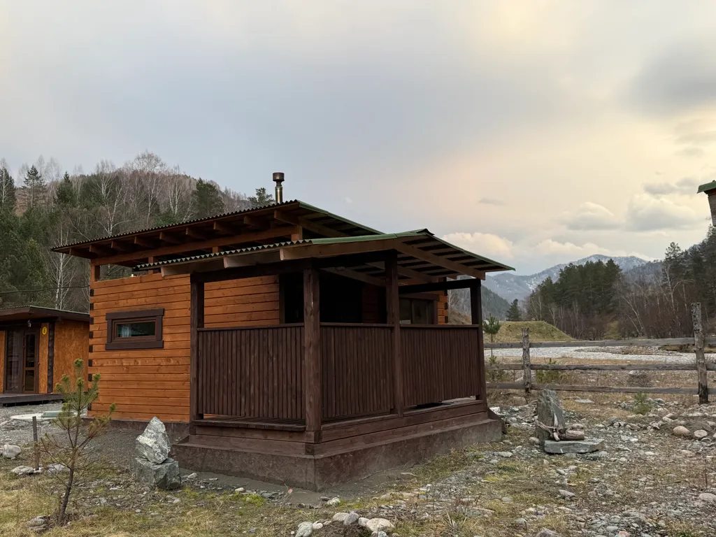 Уютный дом вдали от шума