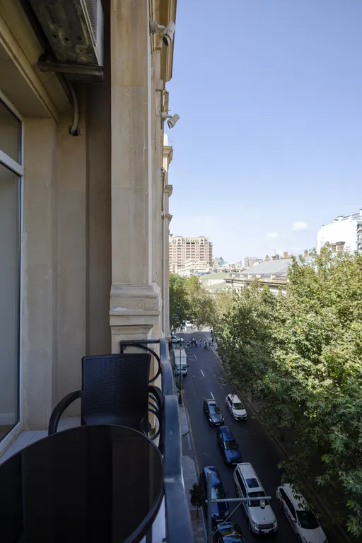 Современная квартира с двумя спальнями и новым ремонтом в центре