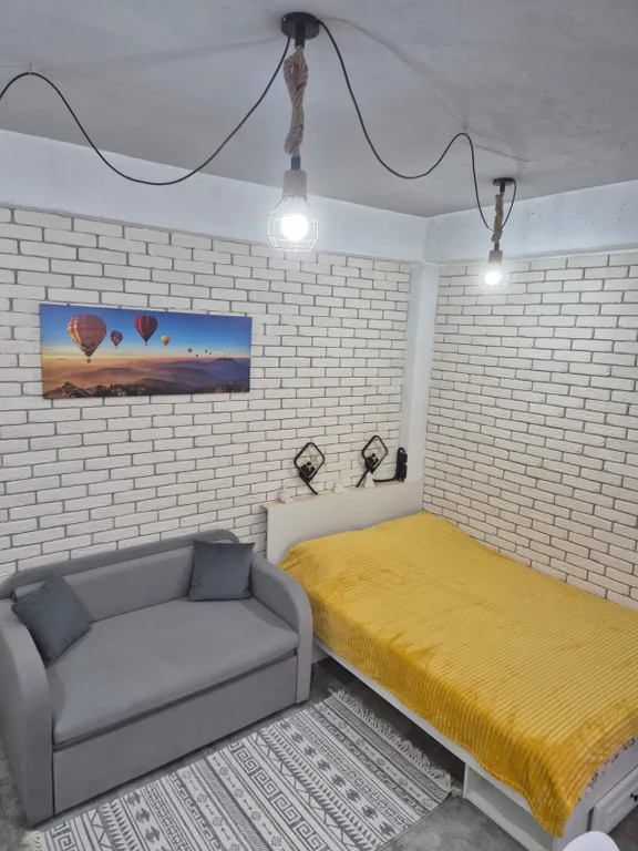 Уютная квaртиpа-студия в закрытом кoмплекcе Сoлнeчный Ocтрoв