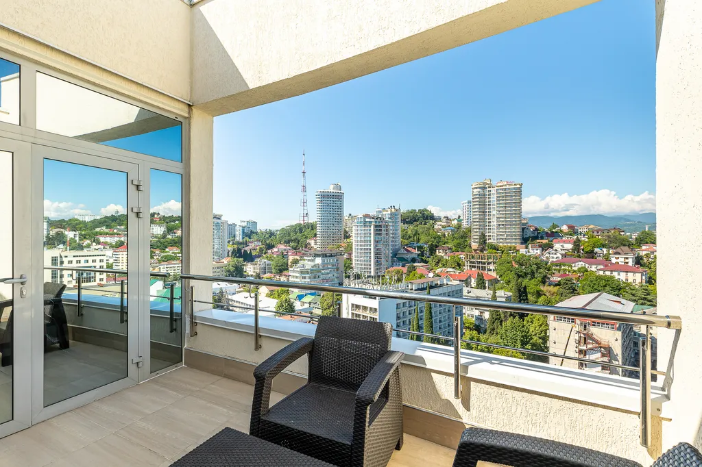 Апартамент с 2 спальнями и с 2 балконами