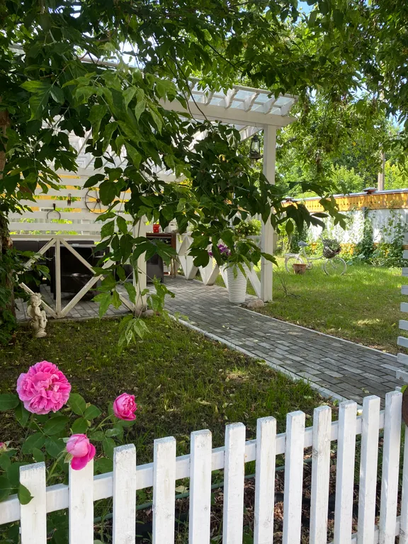 Апартамент с уютным двориком