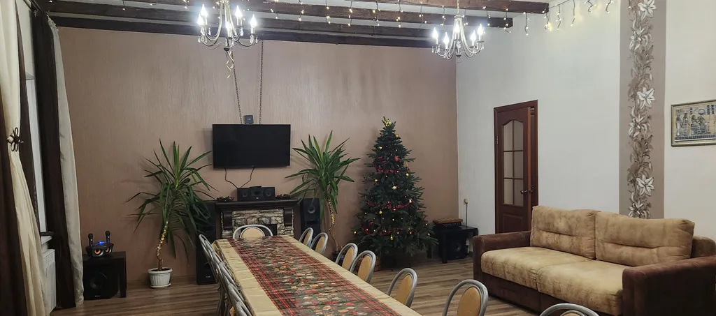 Коттедж с баней и бассейном-купелью в уникальном месте