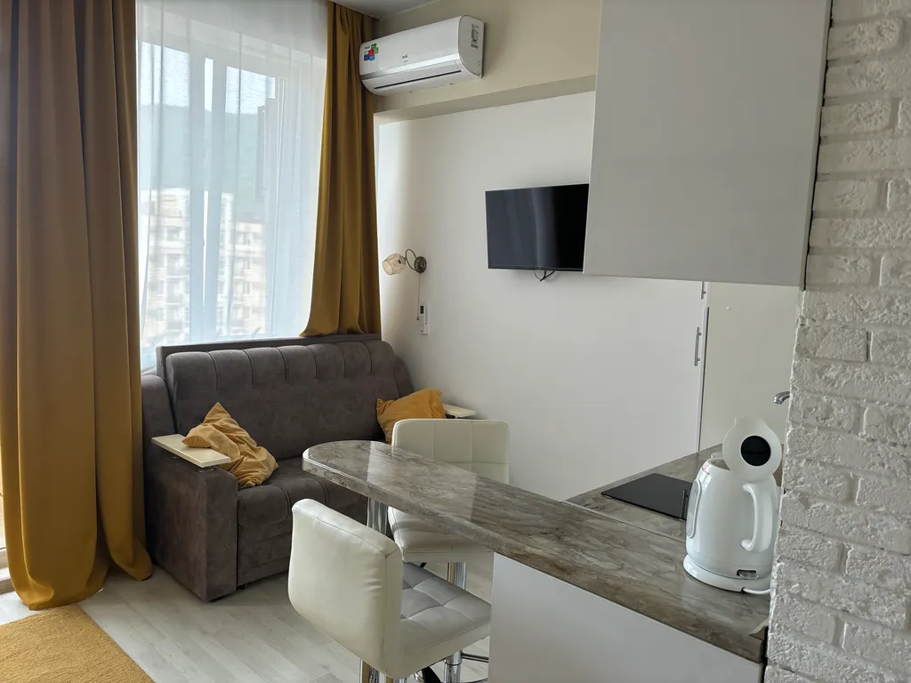 Сдается новая студия на море