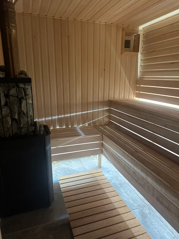 Уютный дом с баней в лесу