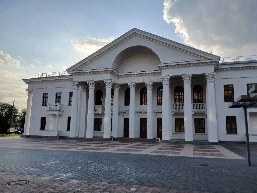 Квартира Квартира Начните с Нулевого километра: элитная евродвушка у Горсада в центре! — Волгоград