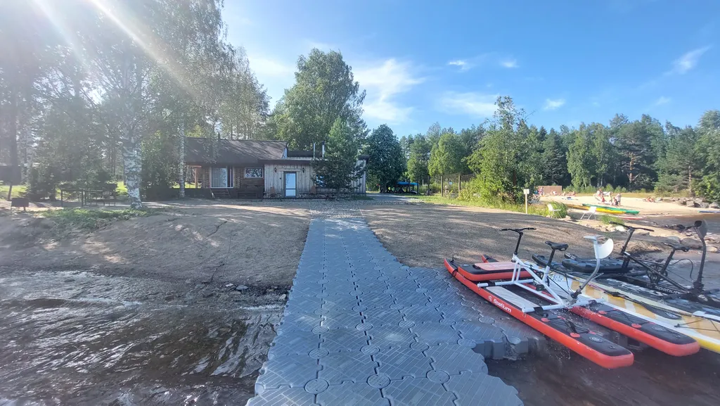 Дом на берегу озера Лососинное