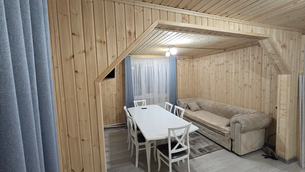 Большой коттедж