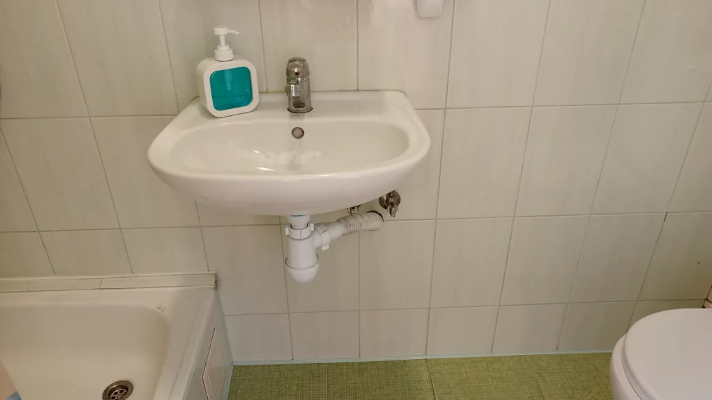 Трёхместная комната с санузлом и видом на море