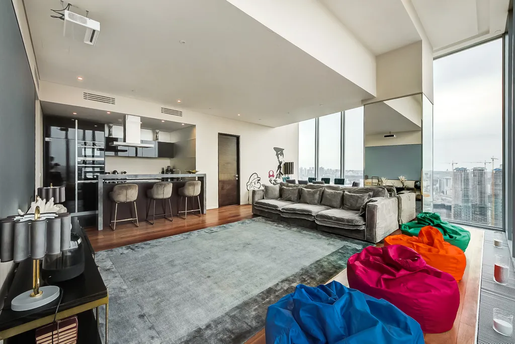 Угловые апартаменты, с кинотеатром и панорамной ванной на 45м этаже