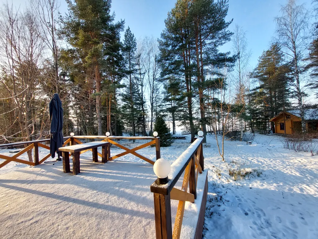Уютный дом с прекрасным видом на лес и озеро