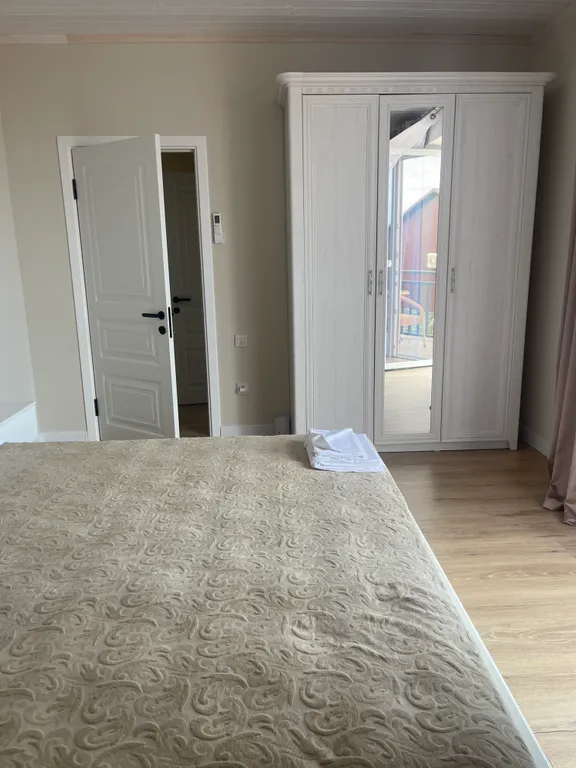 Домик у моря с бассейном