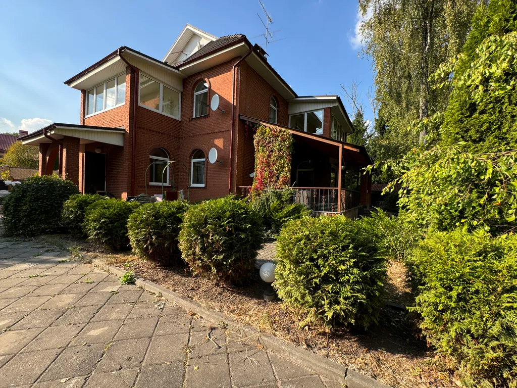 Коттедж Дом с бассейном, сауной, возле леса для семейного отдыха — аренда посуточно в Грибки