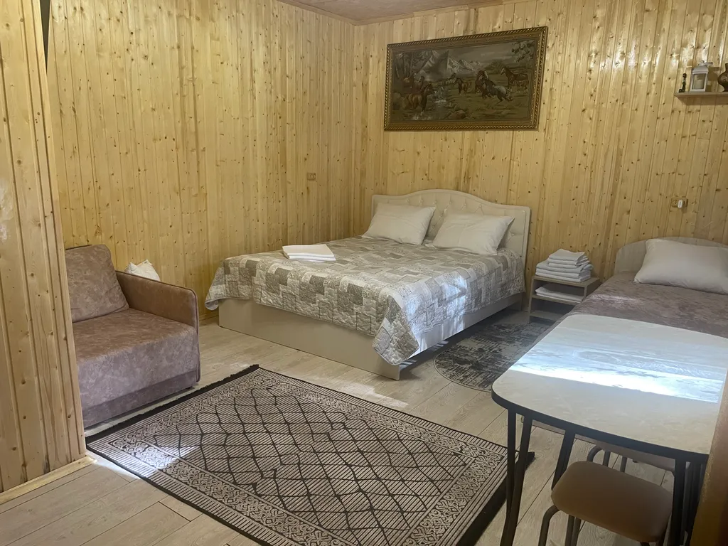 Домик с видом на горы