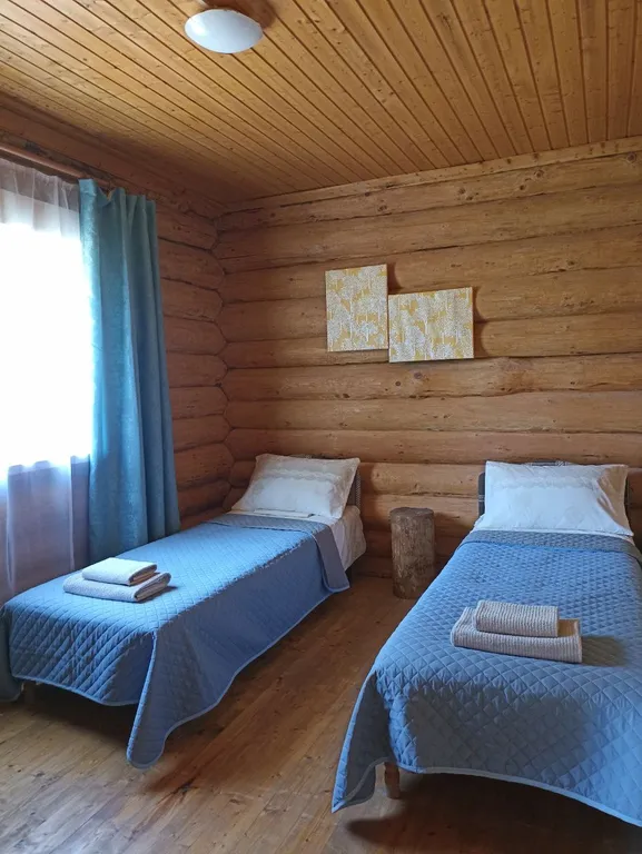 Двухкомнатный домик в 7 мин. от моря в тени деревьев с парковкой (№1)