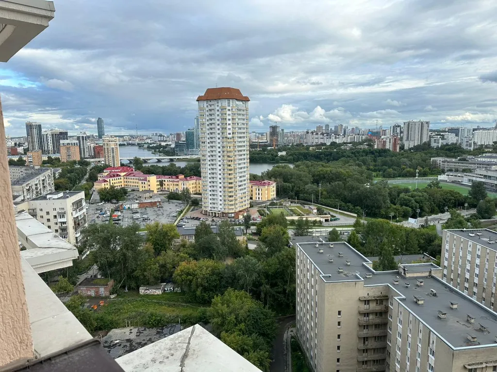 Квартира Квартира Евродвушка с великолепным видом на Макаровский мост — Екатеринбург