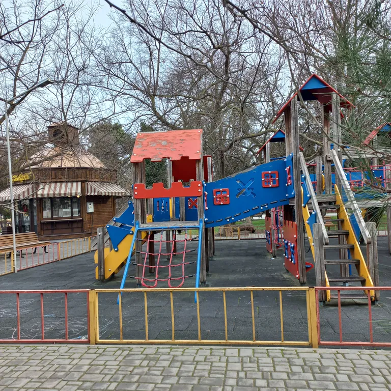 Уютная квартира с двориком, рядом с песчаным пляжем