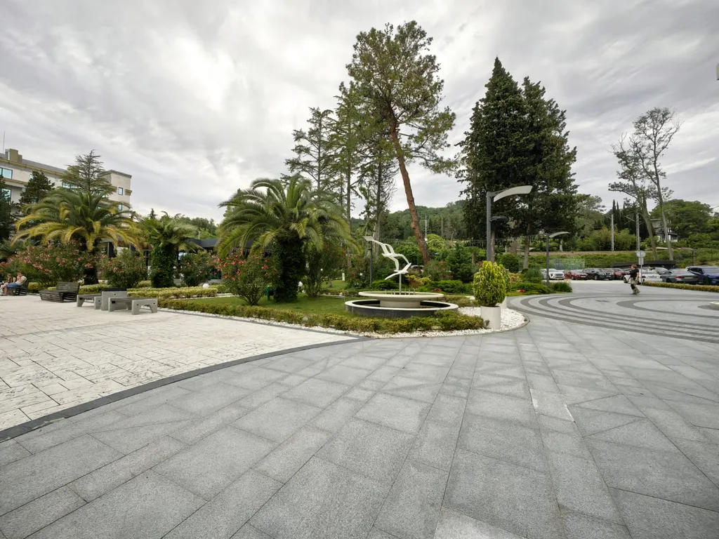 Дизайнерский апартамент с видом на бассейн