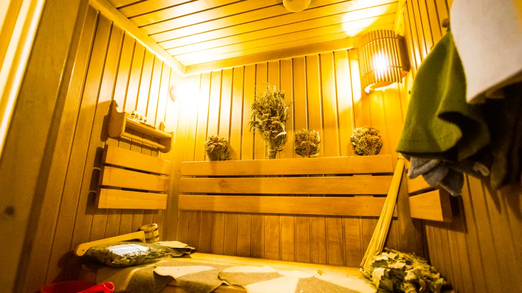 Центр города в 5 минутах езды, размещение 12 чел, кондиционер, сауна