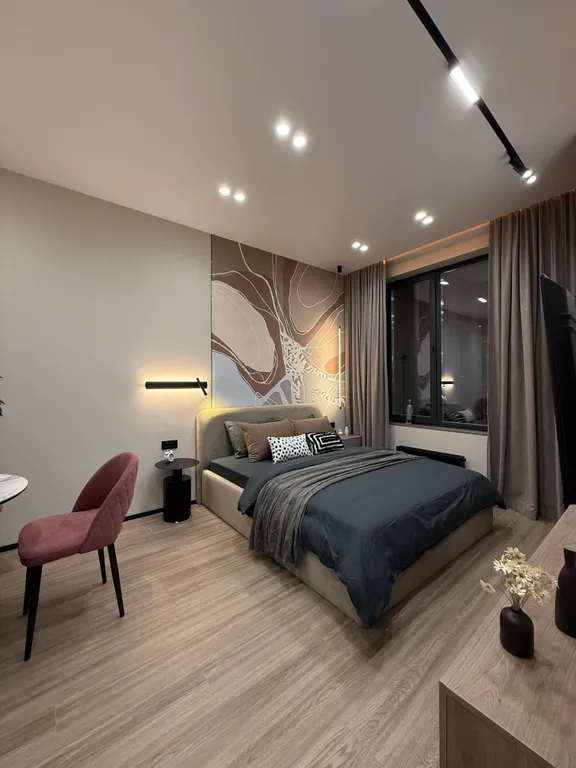 Абсолютно новая квартира в центре на набережной