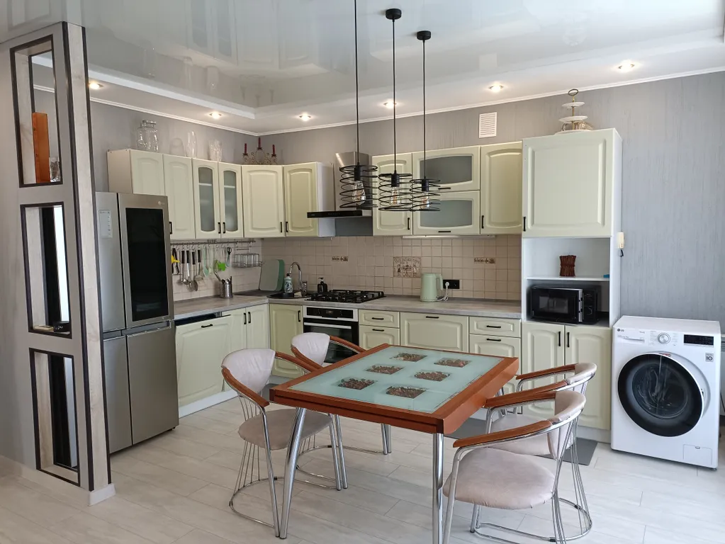 Домик с бассейном