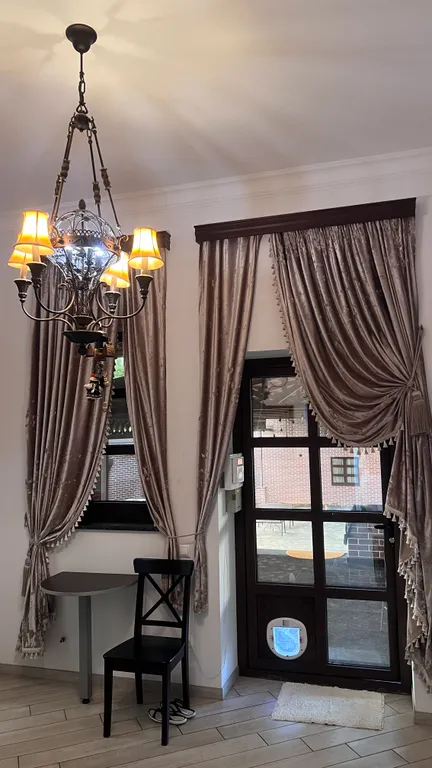 Дом "Вромса" на Хлебной - новый, брутальный, спокойный, комфортный.