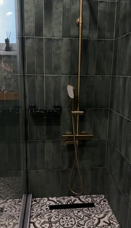 Уютный домик на берегу озера