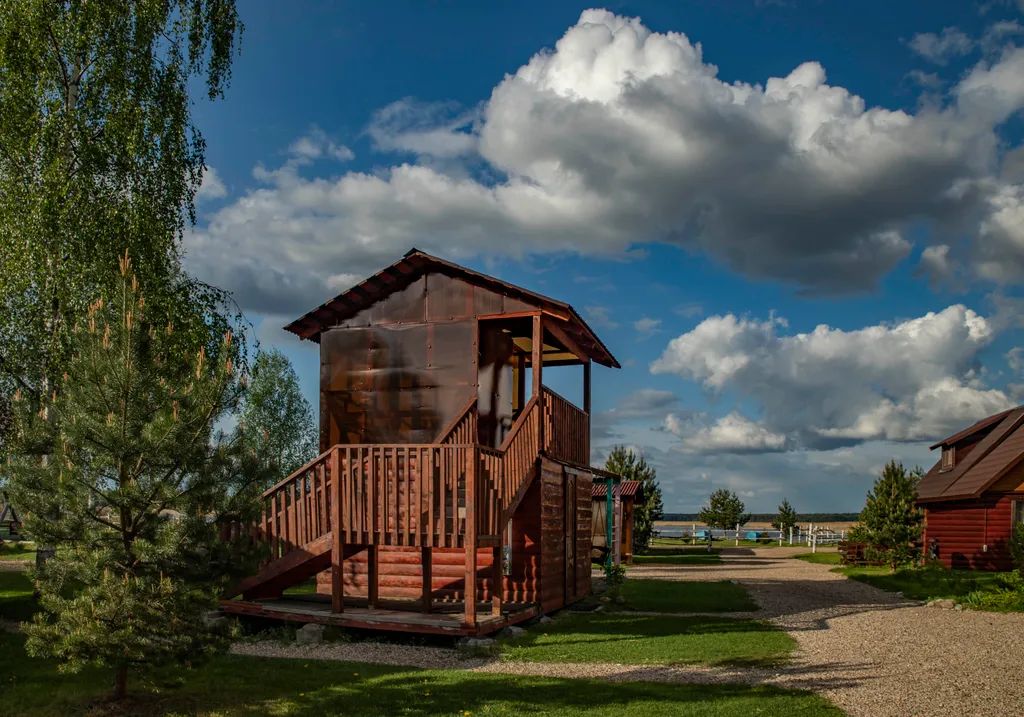 Уютный коттедж с балконом на шесть человек на берегу озера Селигер