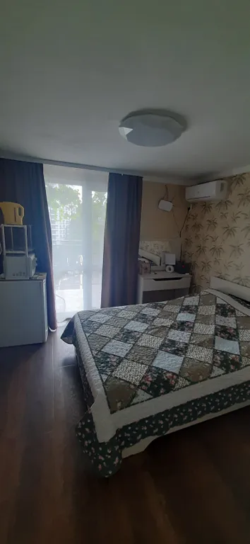 Уютный номер для двоих с видом на море