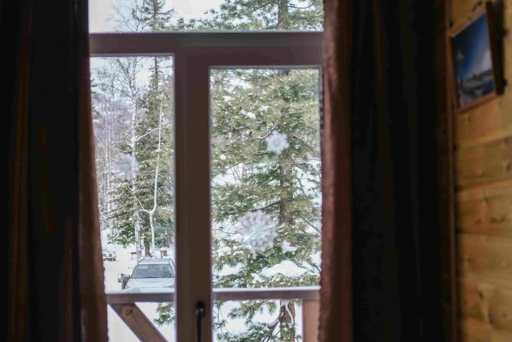 Коттедж Гостевой двор "Дом в кедрах" — Шерегеш