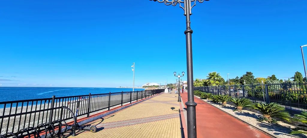 Квартира у моря с видом на озеро и горы