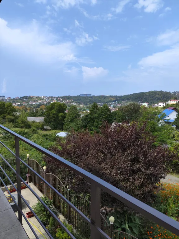 Не далеко от моря новая уютная квартира в частном доме