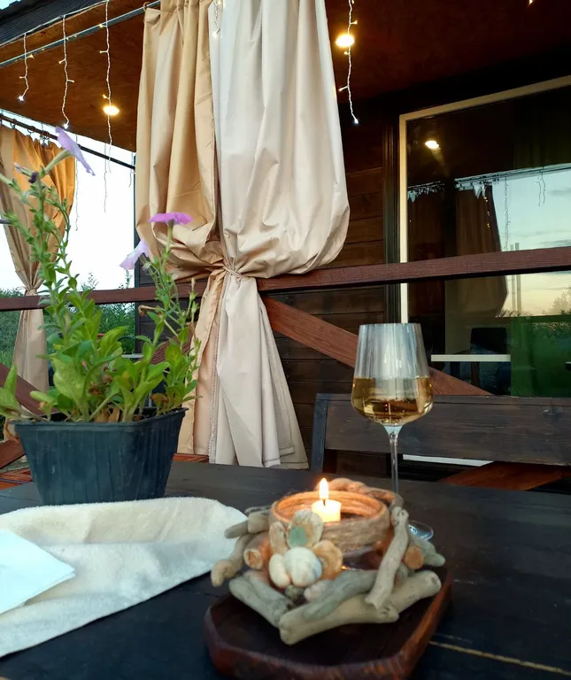 Домик у озера