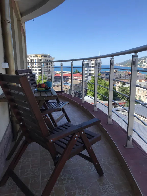 Уютная квартира в центре города с видом на море