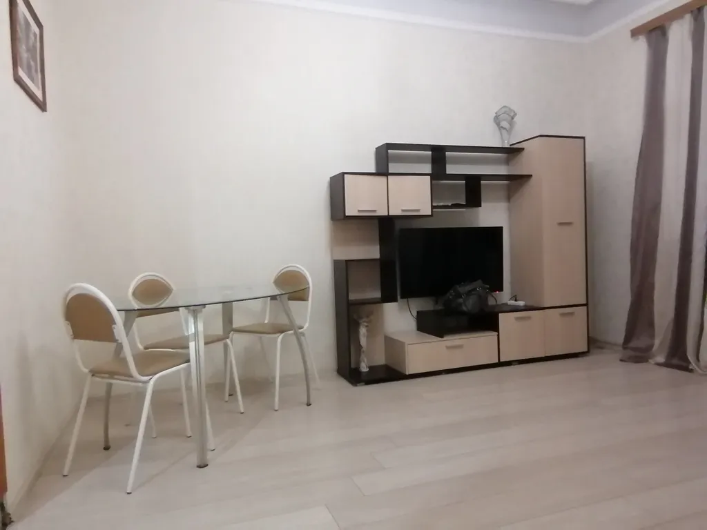 Квартира 3-комнатная центр, набережная, вокзал, достопримечательности — аренда посуточно в Волгоград