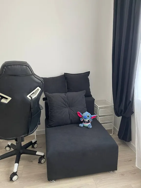 Семейные апартаменты в черно- белом стиле