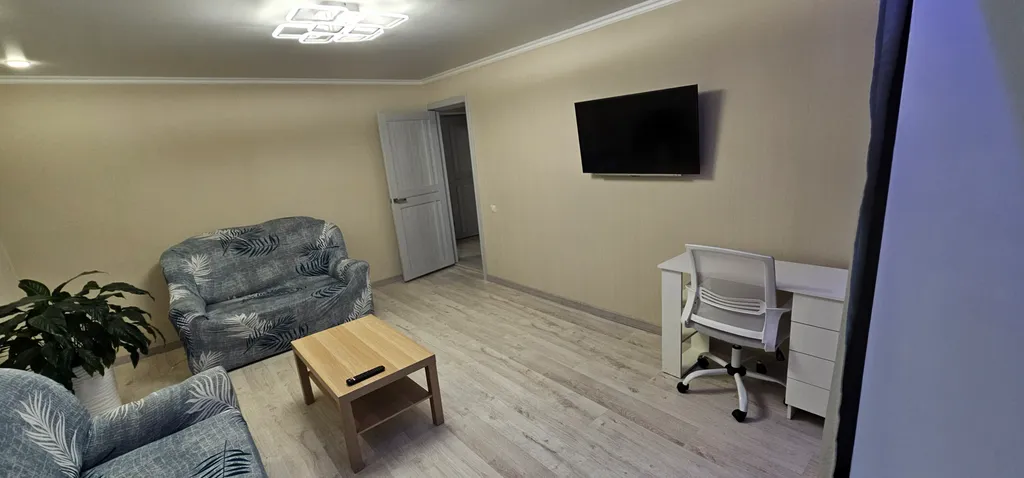 Двухкомнатная квартира в тихом дворе с новым ремонтом и техникой