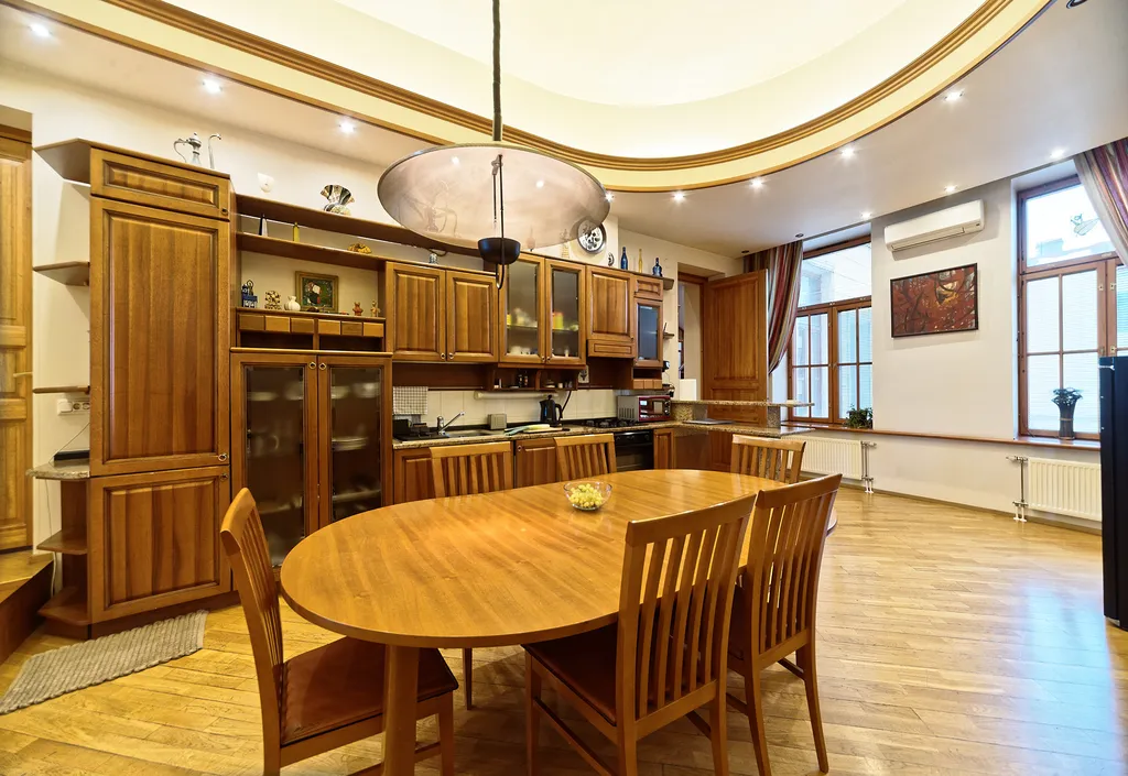 Двухуровневая квартира с видом на Неву по соседству с Эрмитажем