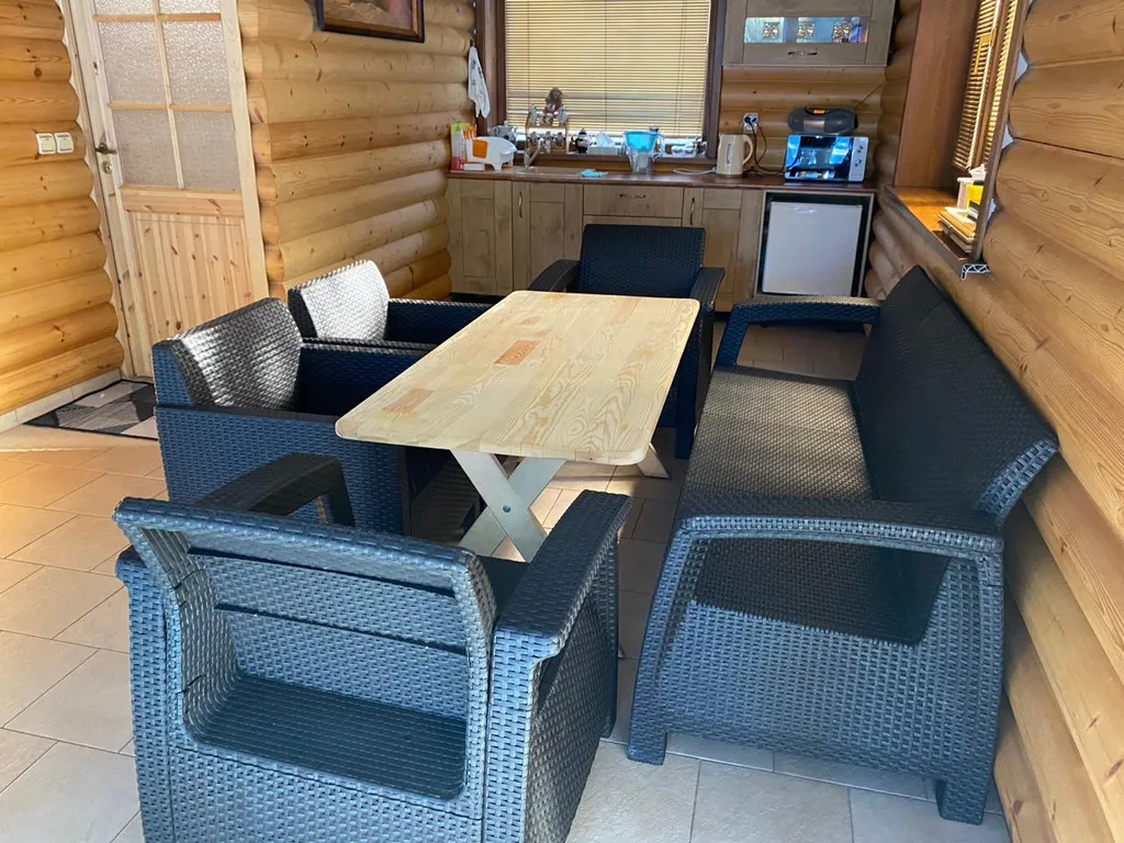 Коттедж с теплым бассейном и баней на дровах