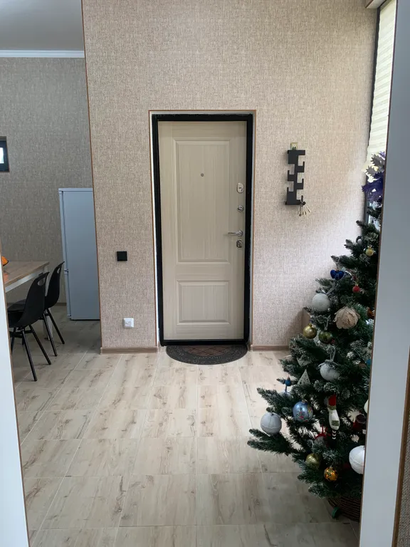 Комфортабельный дом с бассейном с видом на горы