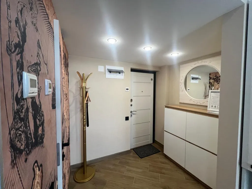 Стильная студия с бассейном