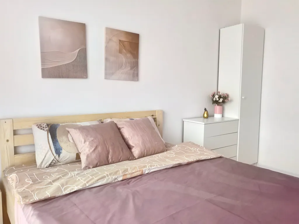 Просторная двухкомнатная квартира (Цыба и Росатом)