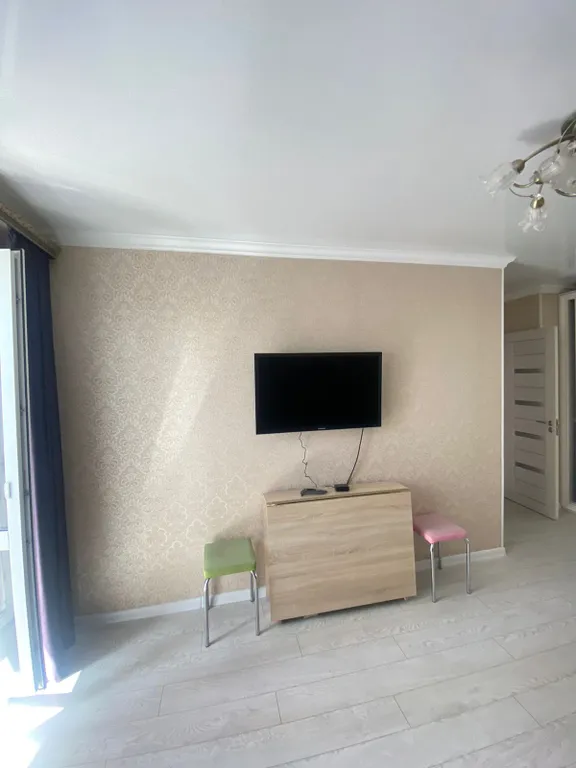 Жд Вокзал 1 минута, парк 3 минуты, аэропорт 15 минут