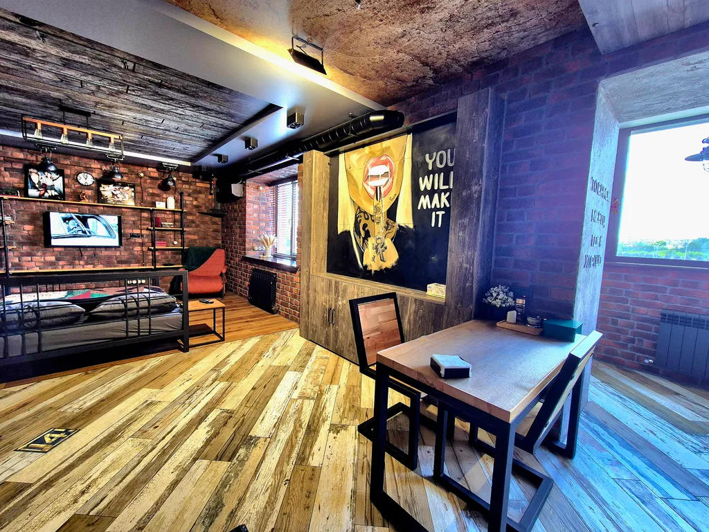 Студия лофт с видом на набережную столицы