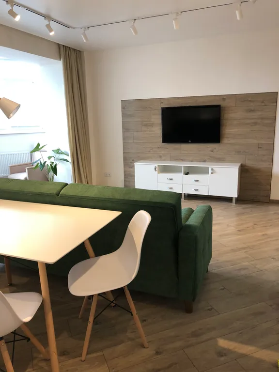 Современная квартира-студия для деловых людей — аренда посуточно в Брянск